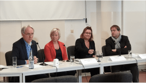 Podiumsdiskussion unter der Leitung von Prof. Lilienthal: Gabriele Kostorz, Leiterin Ausland und Aktuelles beim NDR-Fernsehen, Fiona Ehlers, Auslandskorrespondentin beim SPIEGEL, und Christian Mihr, Geschäftsführer Reporter ohne Grenzen (von links nach rechts)